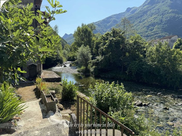 Image No.18-3 Bed House for sale