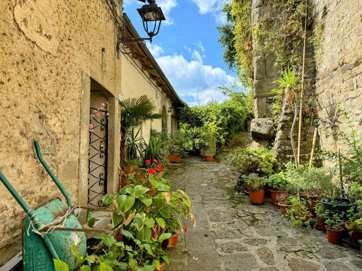 Image No.3-3 Bed House for sale