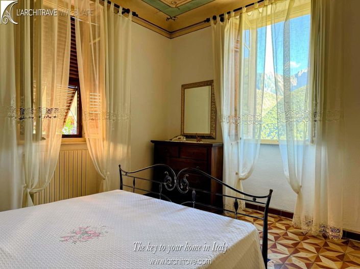 Image No.15-3 Bed House for sale