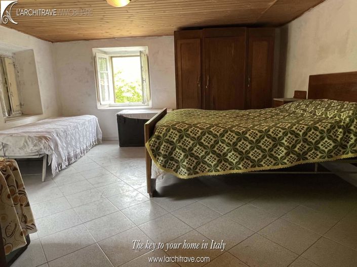 Image No.10-3 Bed House for sale