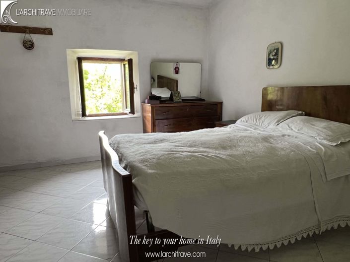 Image No.12-3 Bed House for sale