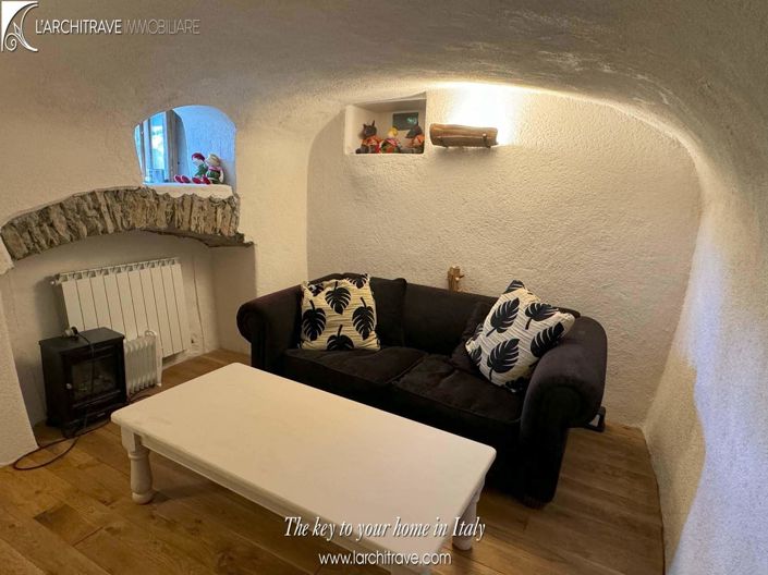 Image No.20-7 Bed Villa for sale