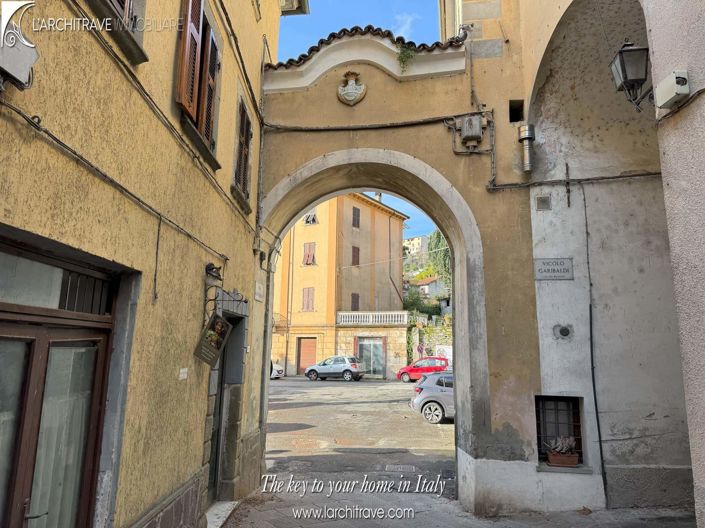 Image No.18-4 Bed House for sale