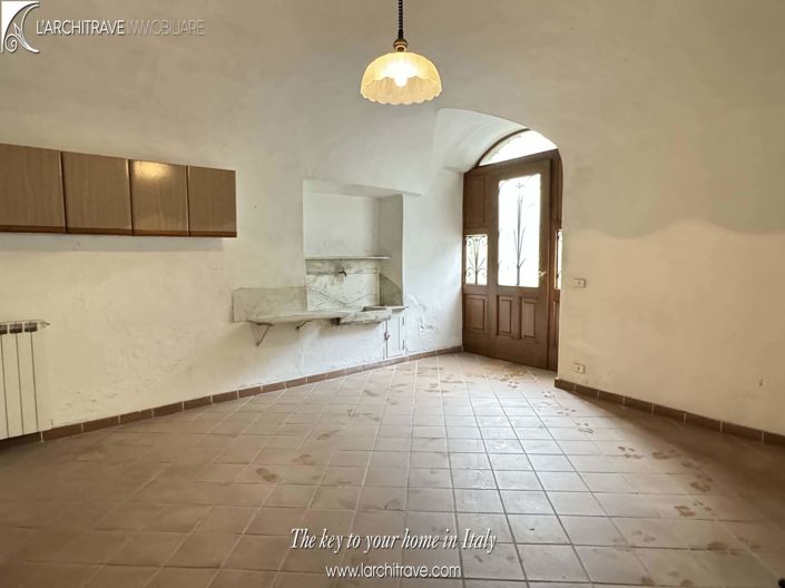 Image No.2-4 Bed House for sale