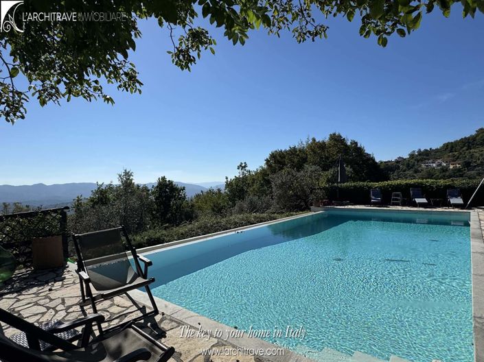 Image No.4-6 Bed Villa for sale