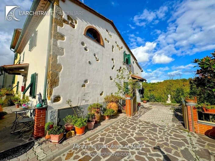 Image No.1-2 Bed House for sale