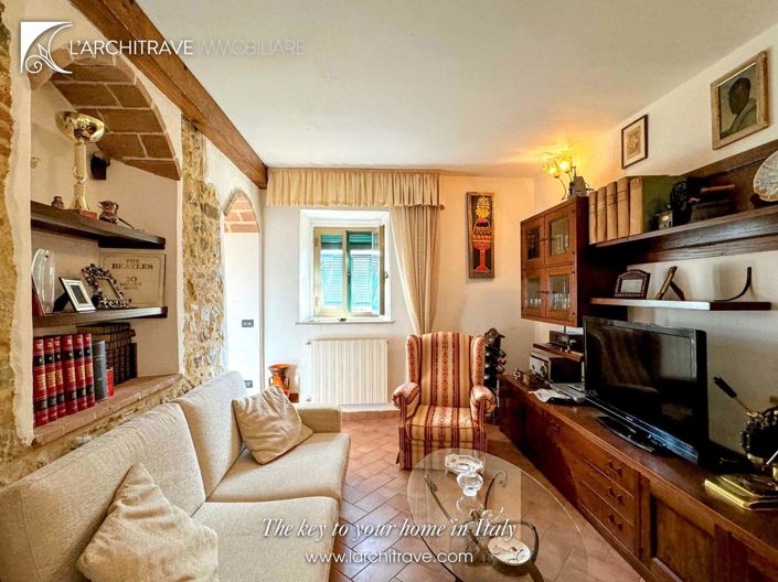 Image No.10-2 Bed House for sale