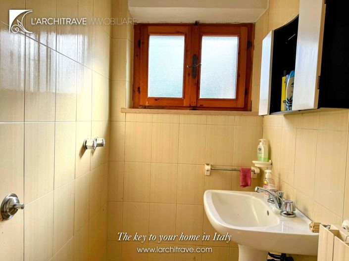 Image No.13-2 Bed House for sale