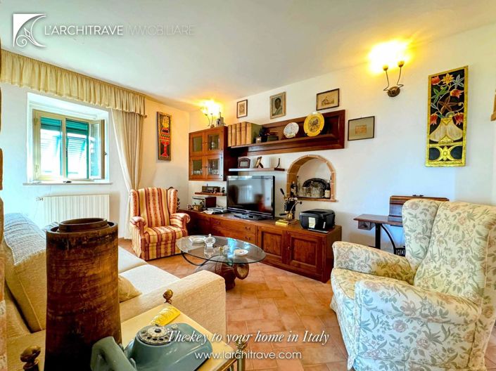 Image No.9-2 Bed House for sale