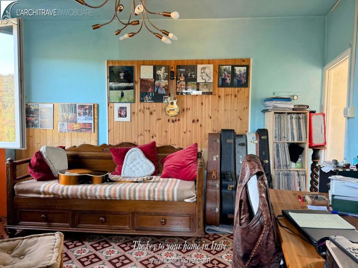 Image No.8-1 Bed House for sale