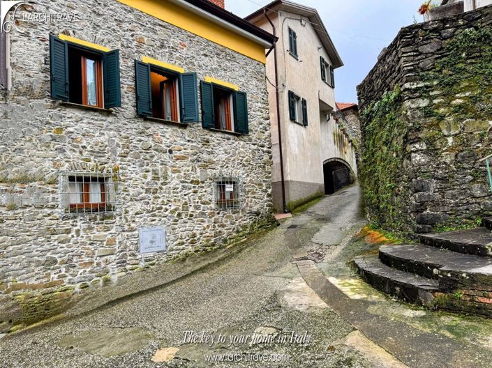 Image No.17-3 Bed House for sale