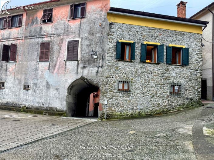 Image No.18-3 Bed House for sale