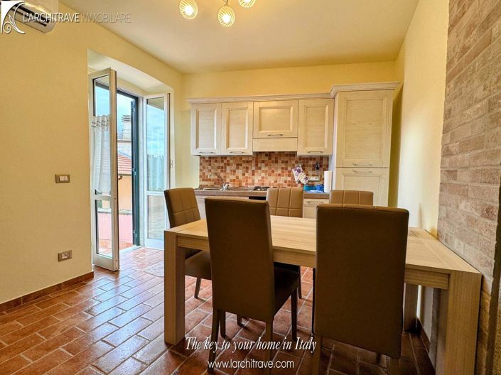 Image No.8-3 Bed House for sale