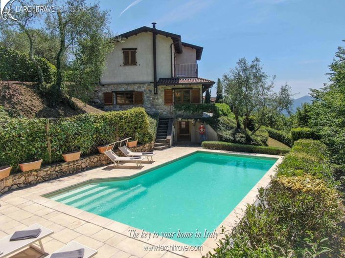 Image No.1-3 Bed Villa for sale