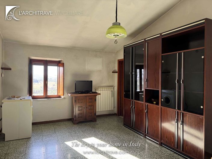 Image No.11-3 Bed House for sale