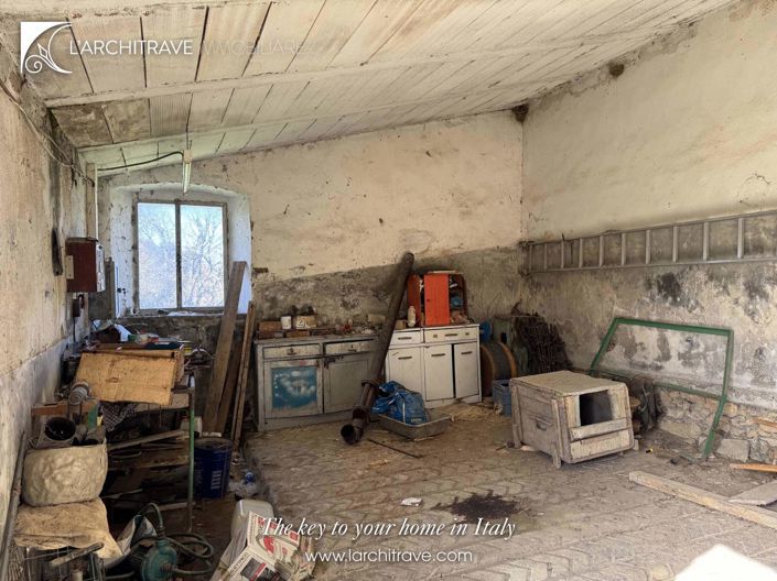 Image No.17-3 Bed House for sale