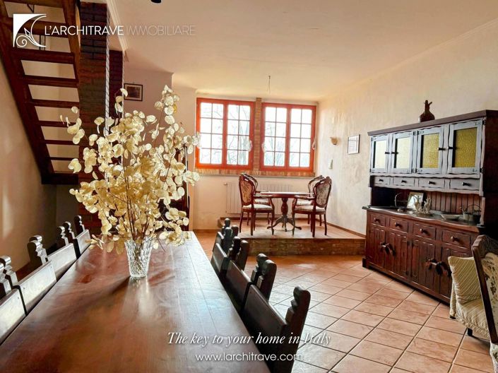 Image No.5-2 Bed House for sale