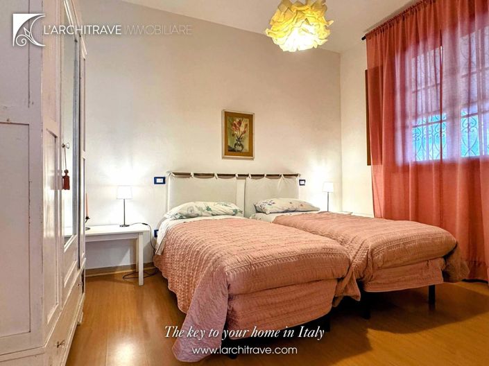 Image No.19-6 Bed Villa for sale