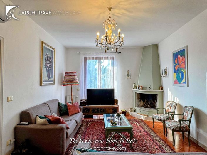 Image No.3-6 Bed Villa for sale