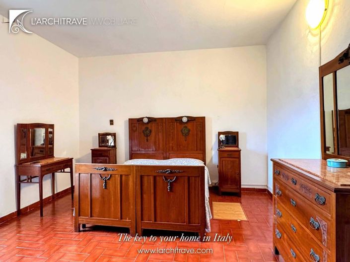 Image No.11-7 Bed House for sale