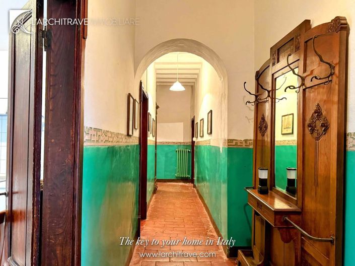 Image No.12-7 Bed House for sale