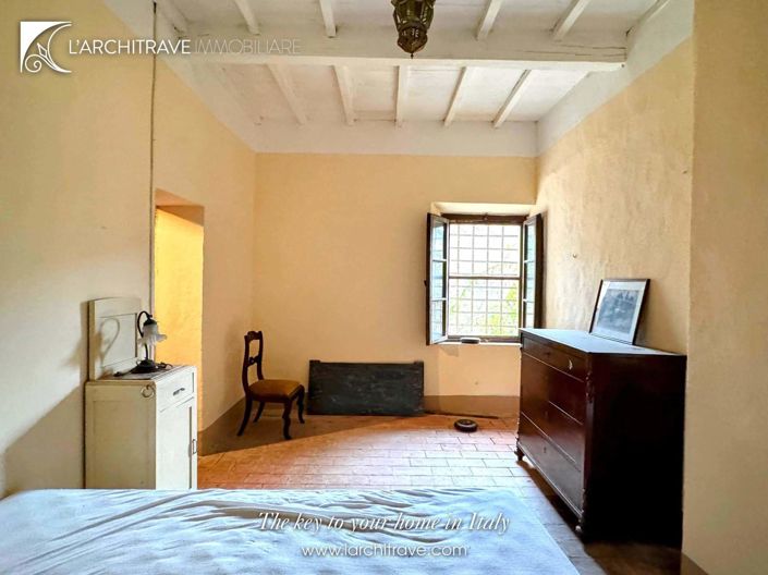 Image No.18-7 Bed House for sale