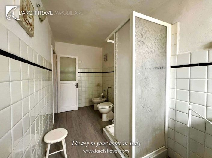 Image No.19-7 Bed House for sale