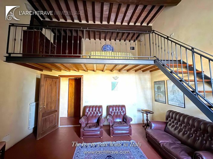 Image No.10-3 Bed House for sale