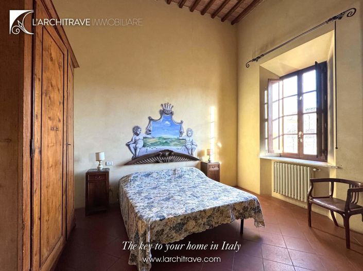 Image No.12-3 Bed House for sale