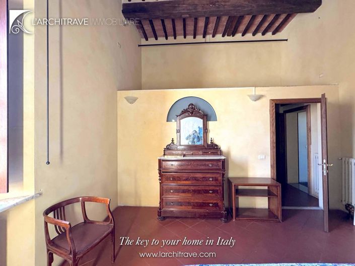 Image No.14-3 Bed House for sale