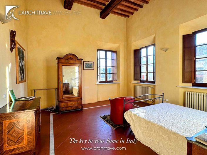 Image No.15-3 Bed House for sale