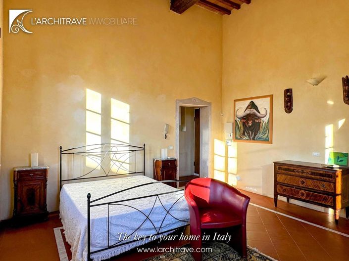 Image No.17-3 Bed House for sale