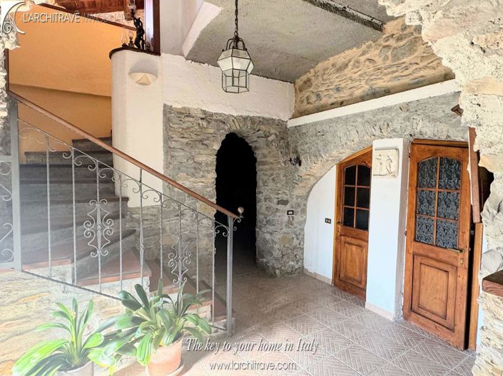 Image No.4-2 Bed House for sale