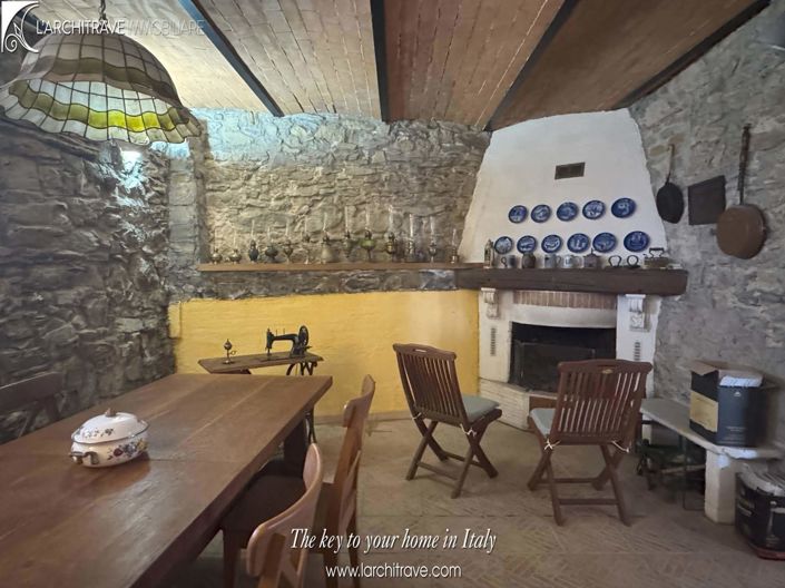 Image No.8-2 Bed House for sale