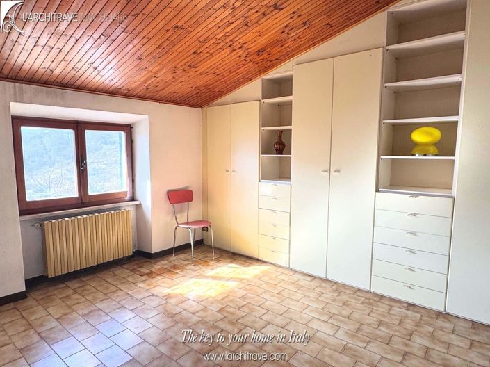 Image No.10-4 Bed House for sale