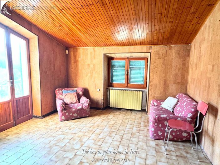 Image No.8-4 Bed House for sale