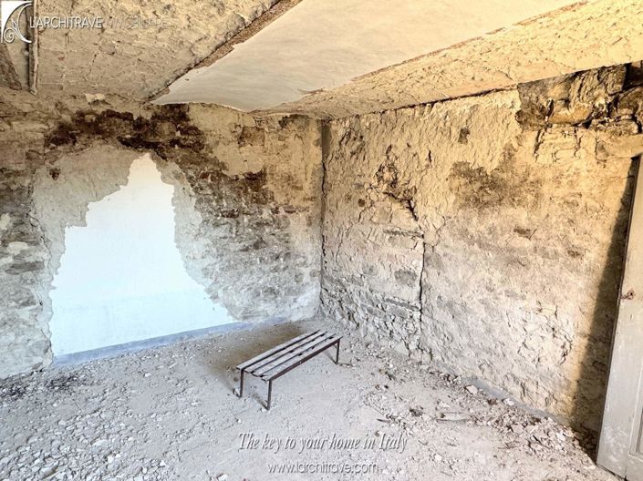 Image No.13-2 Bed House for sale