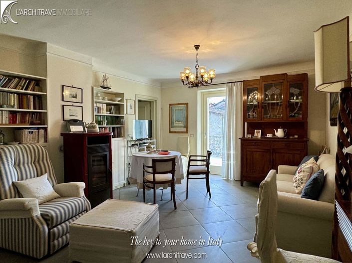 Image No.1-2 Bed House for sale