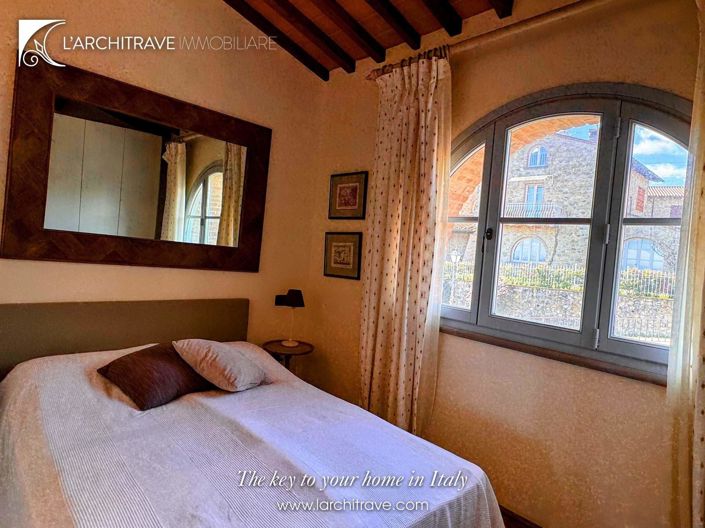 Image No.21-2 Bed House for sale