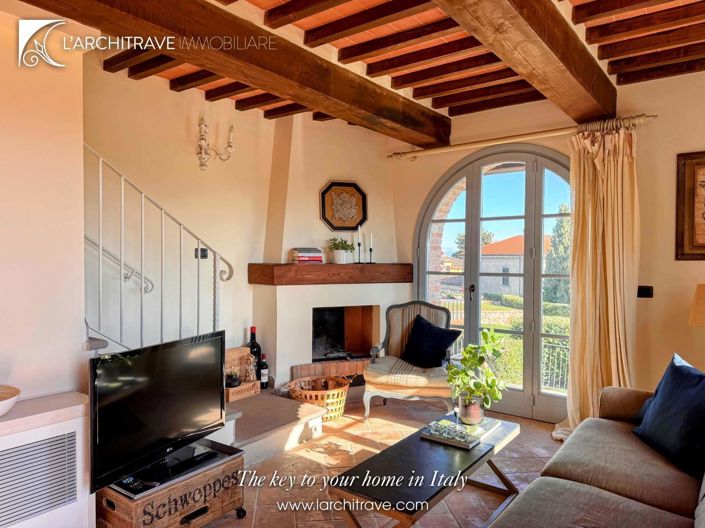 Image No.5-2 Bed House for sale