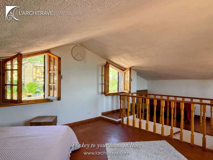 Image No.10-2 Bed House for sale