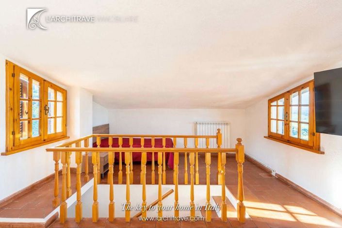 Image No.4-2 Bed House for sale