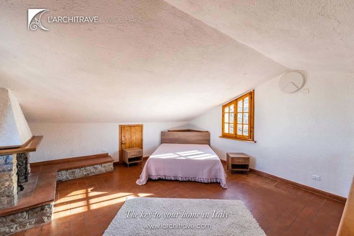 Image No.9-2 Bed House for sale