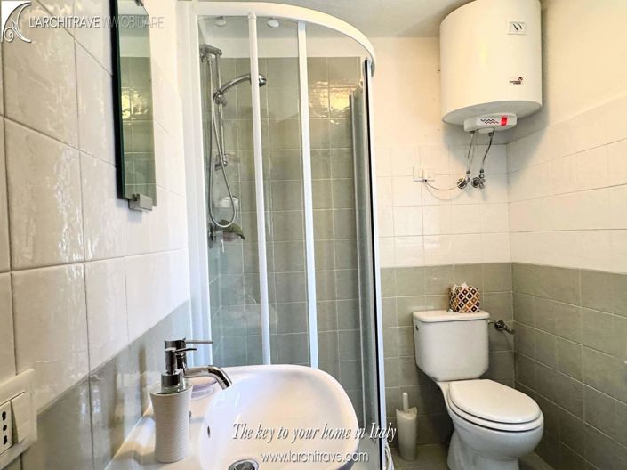 Image No.8-1 Bed House for sale