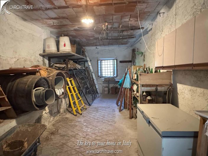 Image No.13-3 Bed House for sale