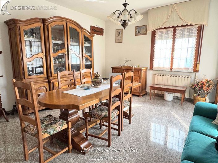 Image No.4-3 Bed House for sale