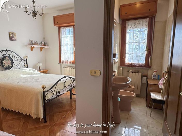 Image No.6-3 Bed House for sale