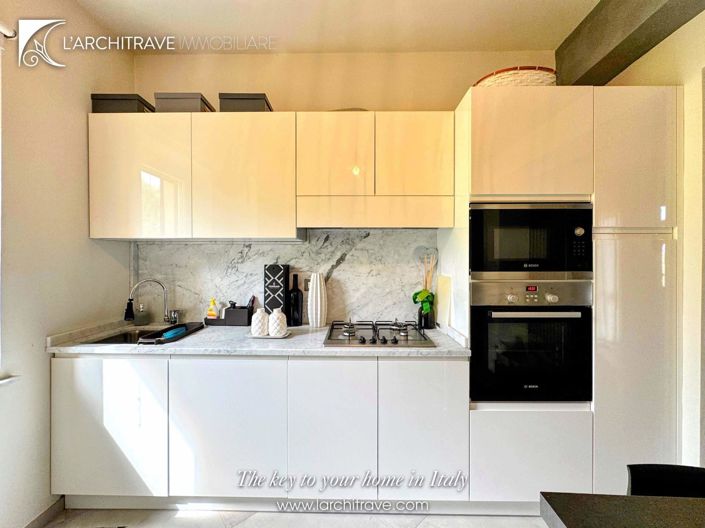 Image No.13-2 Bed House for sale