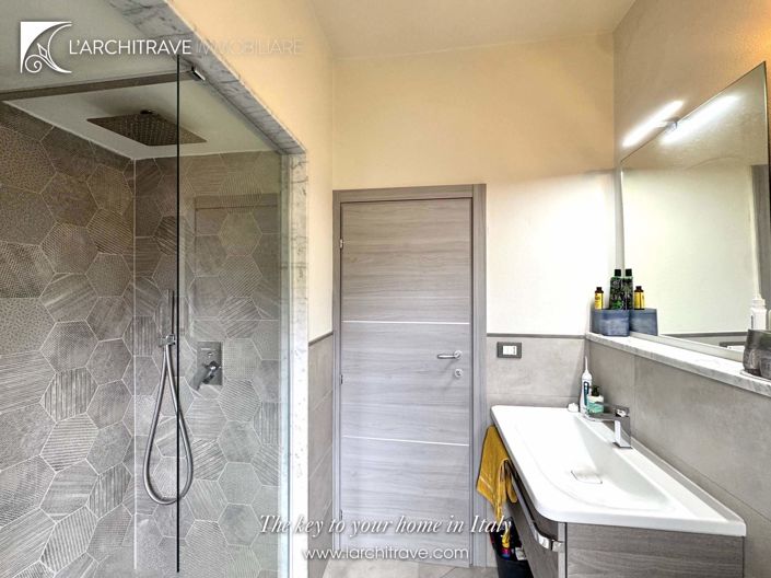 Image No.16-2 Bed House for sale