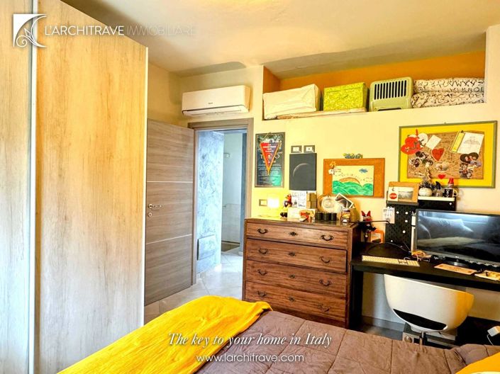 Image No.21-2 Bed House for sale